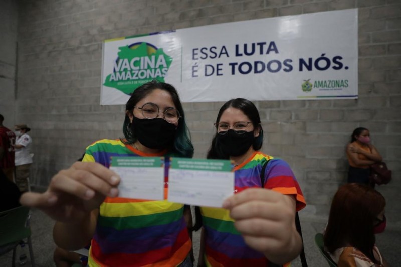 Representatividade: Casal inicia imunização no “Vacina Amazonas”
