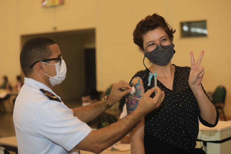 Após intensificação, trabalhadores da rede estadual começam a tomar 2ª dose da vacina contra Covid-19, em Manaus