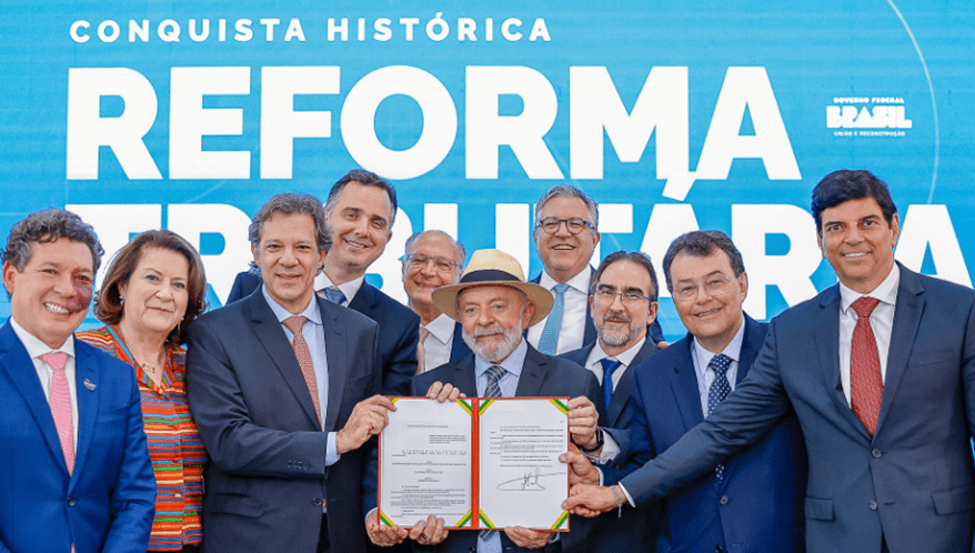 Crise de Comunicação: PIX Viraliza e Deixa Reforma Tributária virando pó, na Sombra do Maior Imposto do Mundo