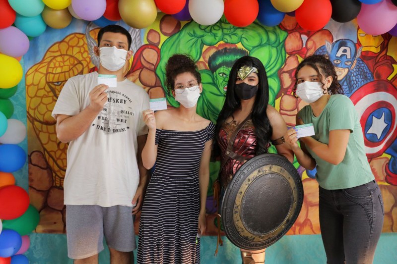 Quase 7 mil adolescentes foram vacinados no posto do Sambódromo neste sábado (14/08)