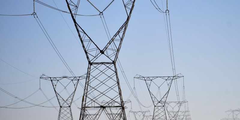 Presidente edita decreto para estudos para expandir sistema energético