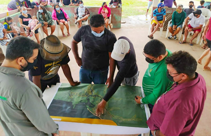 Governo do Amazonas intermedia ordenamento pesqueiro no Lago do Acajatuba