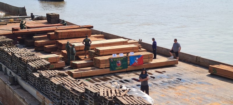 Polícia Militar apreende madeira ilegal em balsa no município de Humaitá