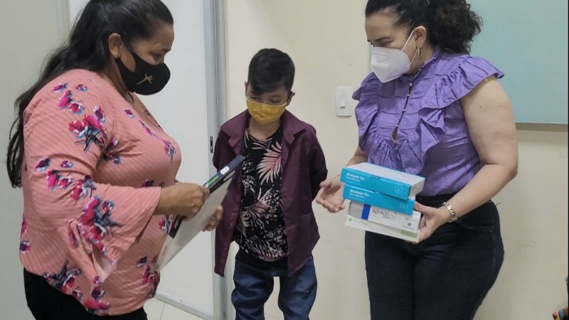 Governo do Amazonas garante tratamento a adolescente com doença rara na pele