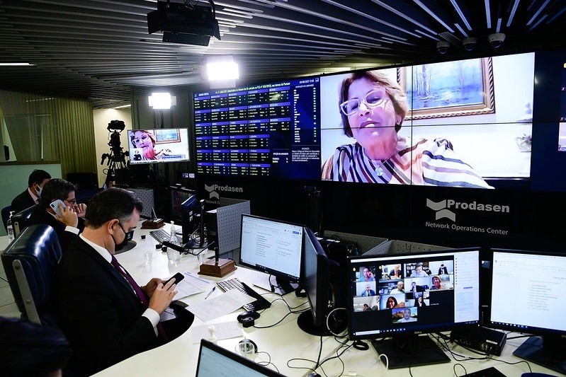 Senado aprova projeto com regras para prevenir superendividamento