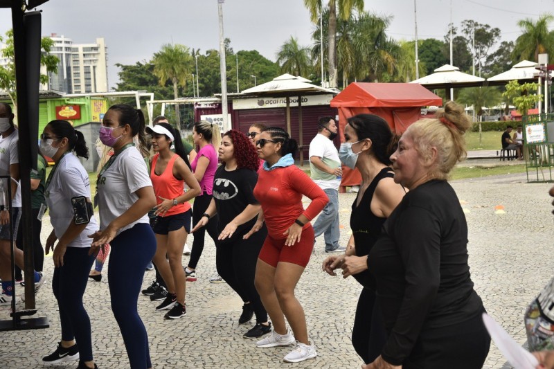 Base informativa do Respirar promove ação em alusão ao Outubro Rosa na Ponta Negra