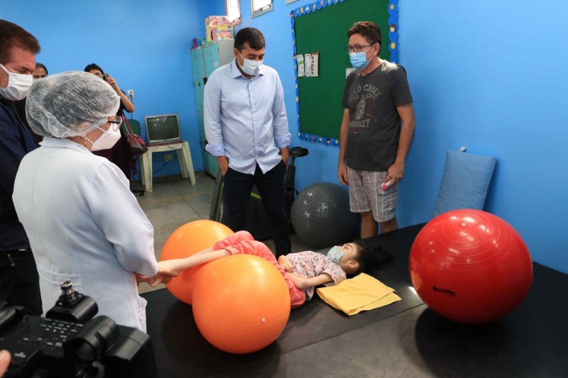 Opera+: Wilson Lima acompanha intensificação de cirurgias de vesícula na Fundação Hospital Adriano Jorge