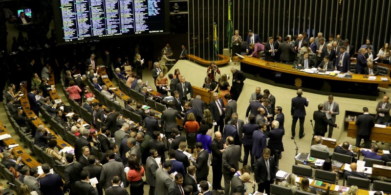 Câmara aprova em primeiro turno texto-base da PEC dos Precatórios