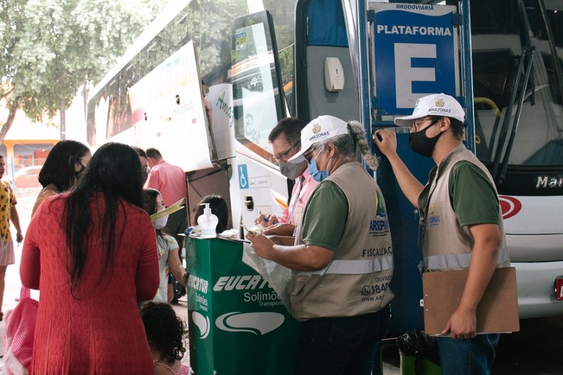Álcool em gel se torna obrigatório dentro de veículos do transporte intermunicipal de passageiros
