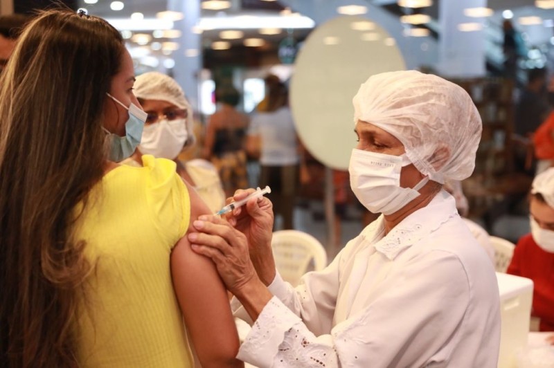 Amazonas já aplicou 4.749.285 doses de vacina contra Covid-19 até este domingo (14/11)